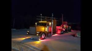 Дальнобой. США. Больше лампочек. Нью Йорк и домой. Горный тормоз со стороны на улице