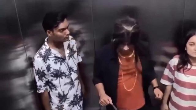 Lift Prank смотреть онлайн