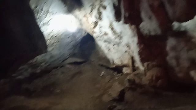 (Гл.4) Удивительный храм Wat Tham Khao Pun в пещере в  Канчанабури