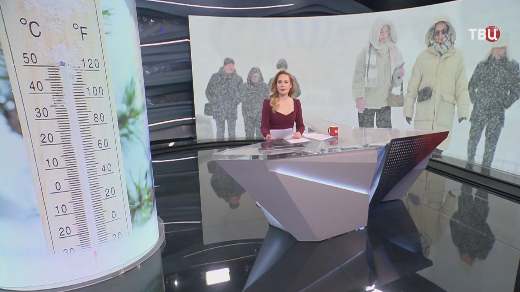 Последствия снежного апокалипсиса продолжают ликвидировать в Москве и Подмосковье смотреть онлайн