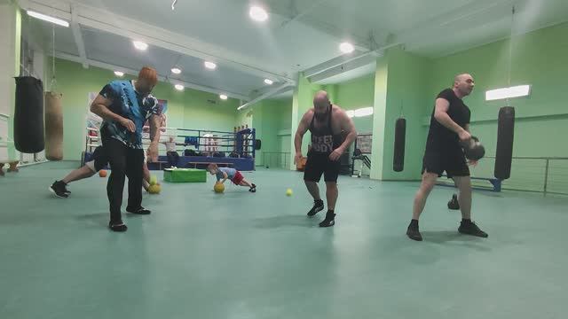 Круговая тренировка боксёра 29.01.2026 смотреть онлайн