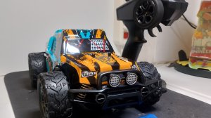 У меня появилась спортивная  тачка!!!!бзор на багги на радиоуправлении.