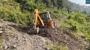 Потрясающе корректируем уклон, устраняем оползни, разрушаем скалистый склон с помощью экскаватора