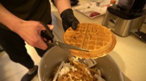 Большая вафля со взбитыми сливками | Еда мира | World Food