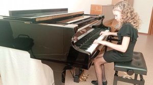 А. Хевелев - Баба Яга (исп. Квасничко Стефания).mp4