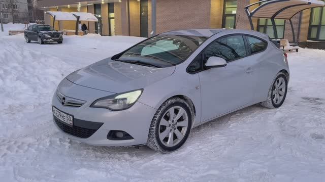 Opel Astra GTC 1.4 AT смотреть онлайн