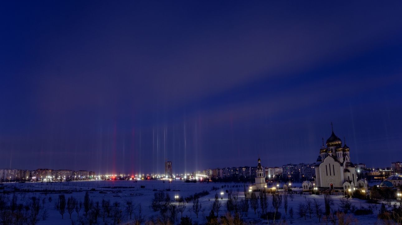 Световые столбы в Волгодонске...