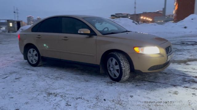 Автомобиль Volvo S40 2.4i 2008 смотреть онлайн