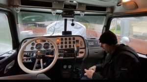 Установка лампочек в салоне  Peterbilt 389
