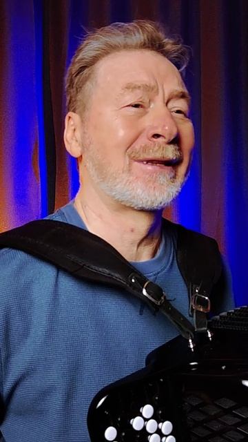 Отчего гармонь поёт смотреть онлайн