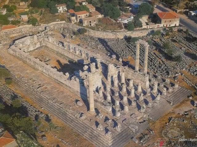 Мария Дудакова: Особенности архитектуры древнейшей части Баальбека