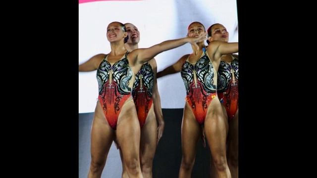 Красивые девушки. Синхронное плавание смотреть онлайн