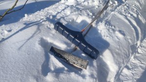 Скребки для уборки снега с крыши,теплицы,беседки.