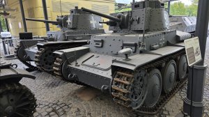 Работы по тактическим знакам танков Pz.Kpfw.38(t), Музей Техники Вадима Задорожного, сентябрь 2025