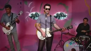 Дедушка по городу гуляет босиком(клип)