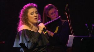 В. Соловьёв-Седой,сл. А. Чуркина Вечер на рейде; Б. Окуджава Здесь птицы не поют, исп. Анна Савицкая