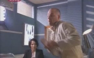 Книгой в лоб и любовные страсти в больнице