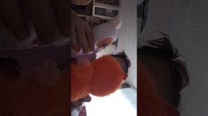играю в свои игрушки и брелочки