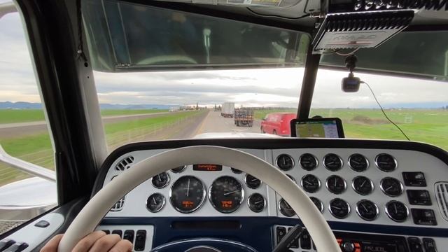Перегрузка в штате Орегон Peterbilt 389