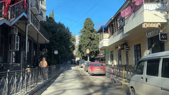 Ялта. По Гоголя, Боткинской улицами. 20.01.2026. Крым. Crimea. Yalta. смотреть онлайн