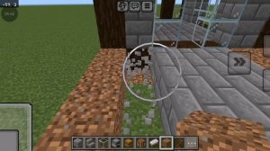 Маленький стартовый домик для новичков (кирпичи не обязательно, можно и простой камень или дерево)