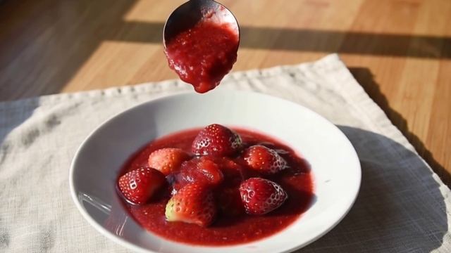 КЛУБНИЧНЫЙ СОУС смотреть онлайн