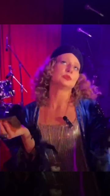 Кринж-таролог Александра Звездная.mp4 смотреть онлайн