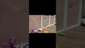 новый учебный год. меня заколдовала Силина, дочка Екатерины Михайловны!!! Май Литл пони игрушки