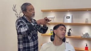 Парикмахер Варес пробует огненый массаж