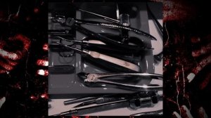 ОПИСАНИЕ СЪЕЛ КРОКОДИЛ...
название песни -- хирург-7leaf :З