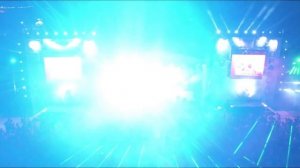 АНГЕЛ ПОД НЕОНОМ