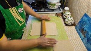 Наготовила на несколько дней / / Рулетики из слоеного теста с вкусной начинкой