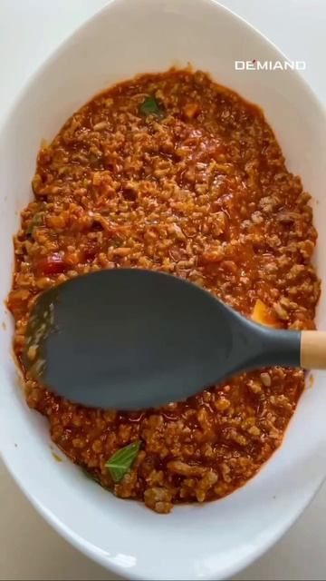 Итальянские каннеллони с мясом и моцареллой смотреть онлайн