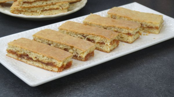 Стакан варенья и 30 минут! Вкуснятина к чаю, от которой не останется и крошки (выпечка с вареньем)