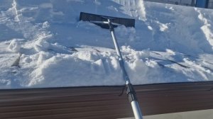 Скребок для чистки снега с крыши.