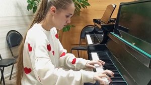 Лакеева Полина, И.С. Бах, Трёхголосная инвенция E-dur; К. Черни, Этюд №5, ор. 299