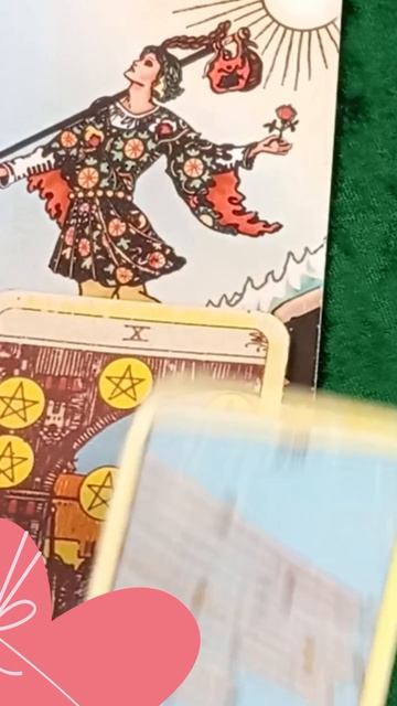 ЧТО ОН ДУМАЕТ О ВАС, КАК К ВАМ ОТНОСИТСЯ 💕💗#расклад_на_ картах_таро#гадание_онлайн #таро_расклад_н смотреть онлайн