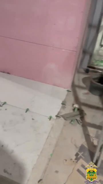 В торговом центре Армавира незаконно работали 12 мигрантов смотреть онлайн