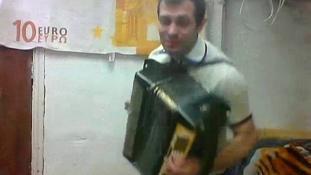 Баянист Сурмач Андрей Викторович Ком.Жиро Под небом Парижа .mp4