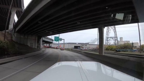 Разгрузка во вторник Peterbilt 389