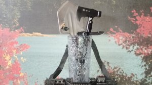 Распаковка набора складной лопатки и топора