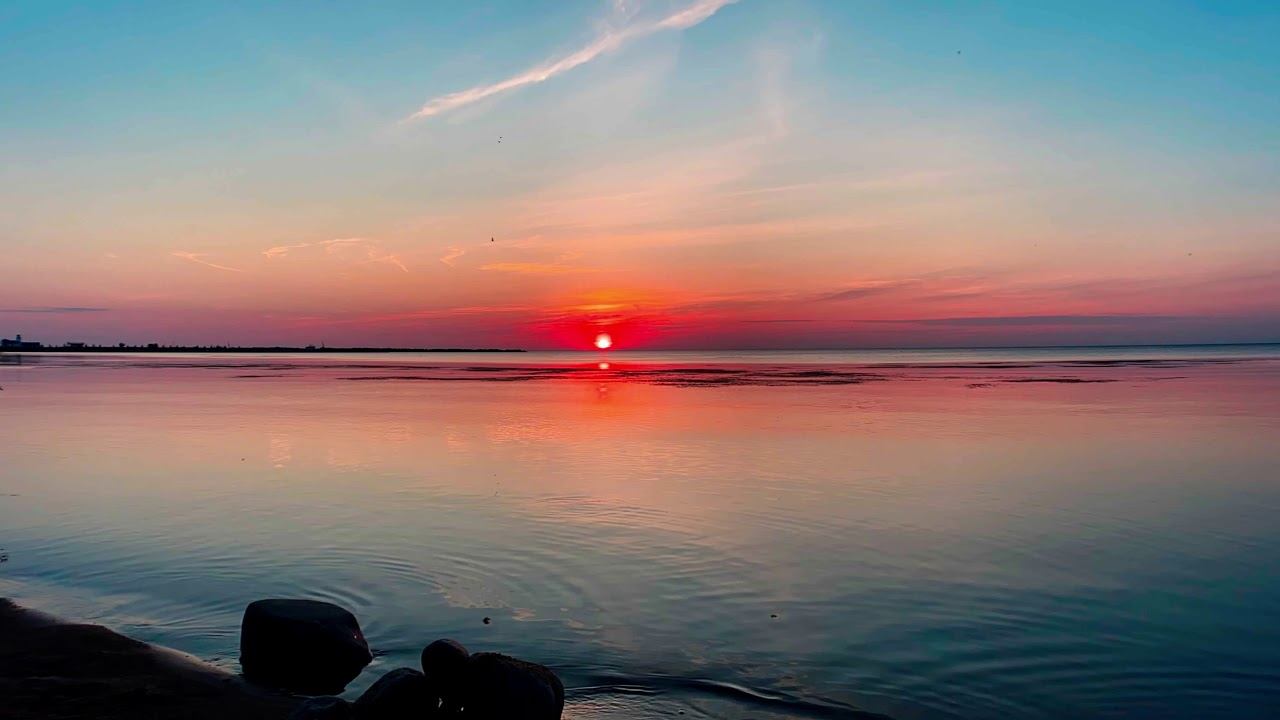 Russia St. Petersburg, White Nights 2020, Lake Ladoga- timelapse. смотреть онлайн