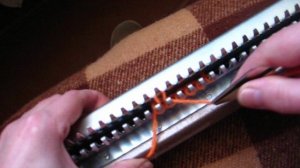 15. Вязание на ручной вязальной машинке "Ивушка". Вязание чулочной вязки по кругу