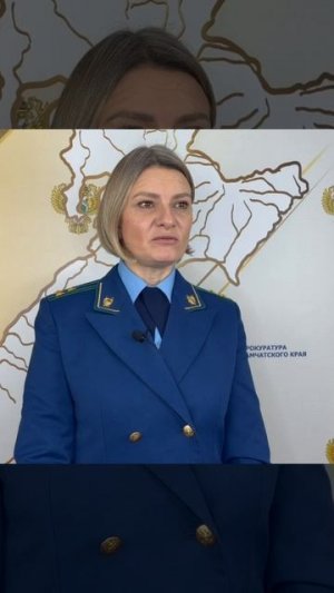 На Камчатке вахтовка с рабочими опрокинулась в реку