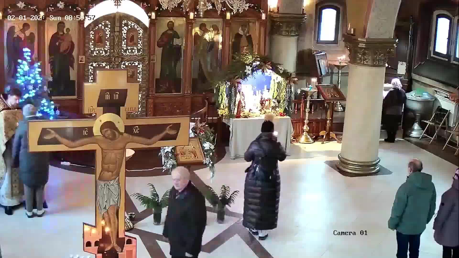 Божественная литургия. Неделя о мытаре и фарисее. 01.02.2026 смотреть онлайн