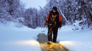 Когда река говорит “НЕТ”: опасные перекаты. Рыбалка хариуса. Таёжная река в Январе.