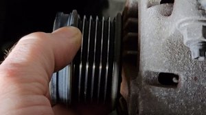 Рав4 50 2.0 150000км. Замена муфты генератора, натяжителя ремня.