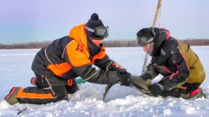 ЛЕСКА ТРЕЩИТ, КРЮЧОК НАПОПОЛАМ😱! РЫБАЛКА ПРЕВРАТИЛАСЬ В ДИКИЙ ЖОР!!!