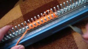 12. Вязание на ручной вязальной машинке "Ивушка". Вязание резинки.Последний ряд перед закрытием