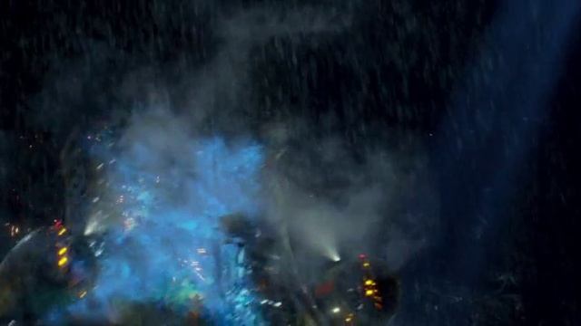 Тихоокеанский рубеж.Кайдзю в схватке побеждают двух егерей. смотреть онлайн